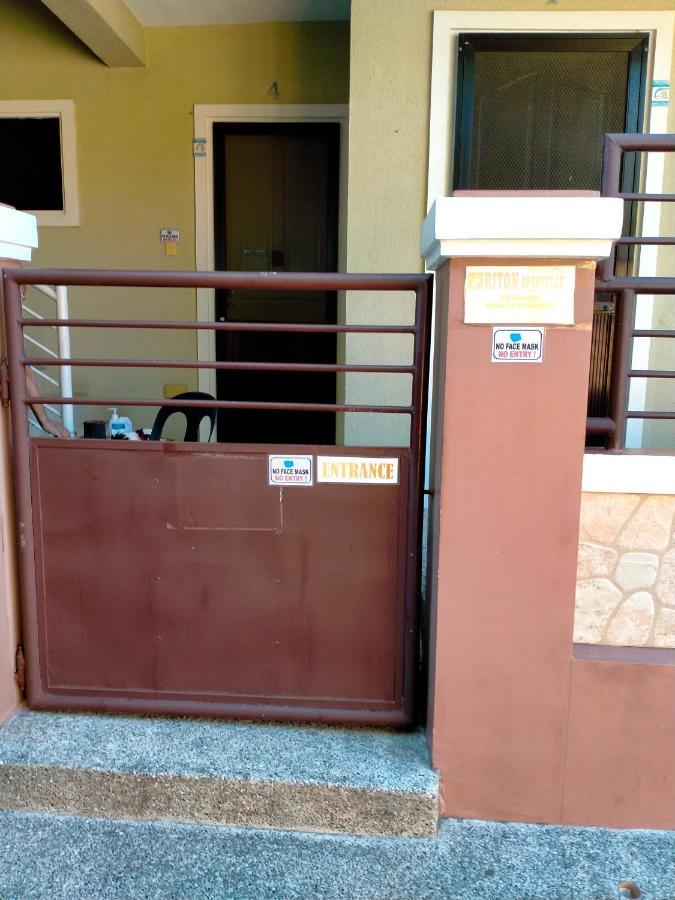 V.F. Riton Apartelle Laoag Esterno foto