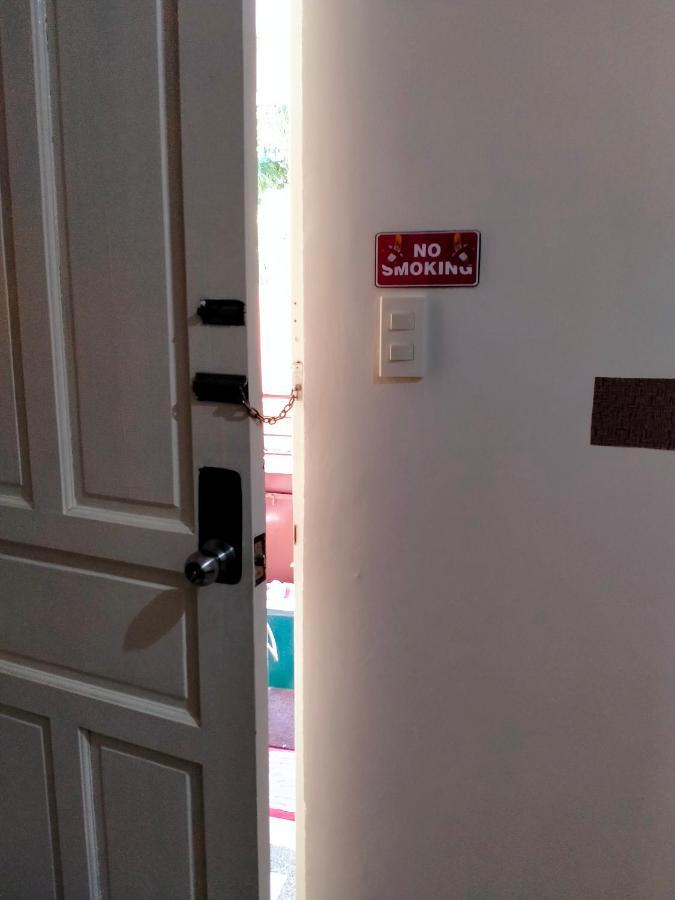 V.F. Riton Apartelle Laoag Esterno foto