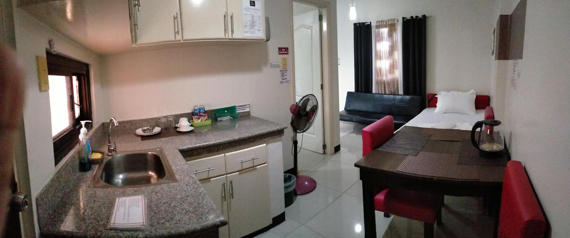V.F. Riton Apartelle Laoag Esterno foto