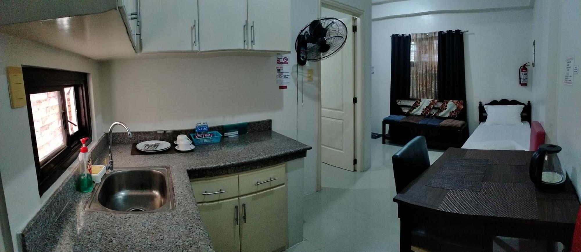 V.F. Riton Apartelle Laoag Esterno foto