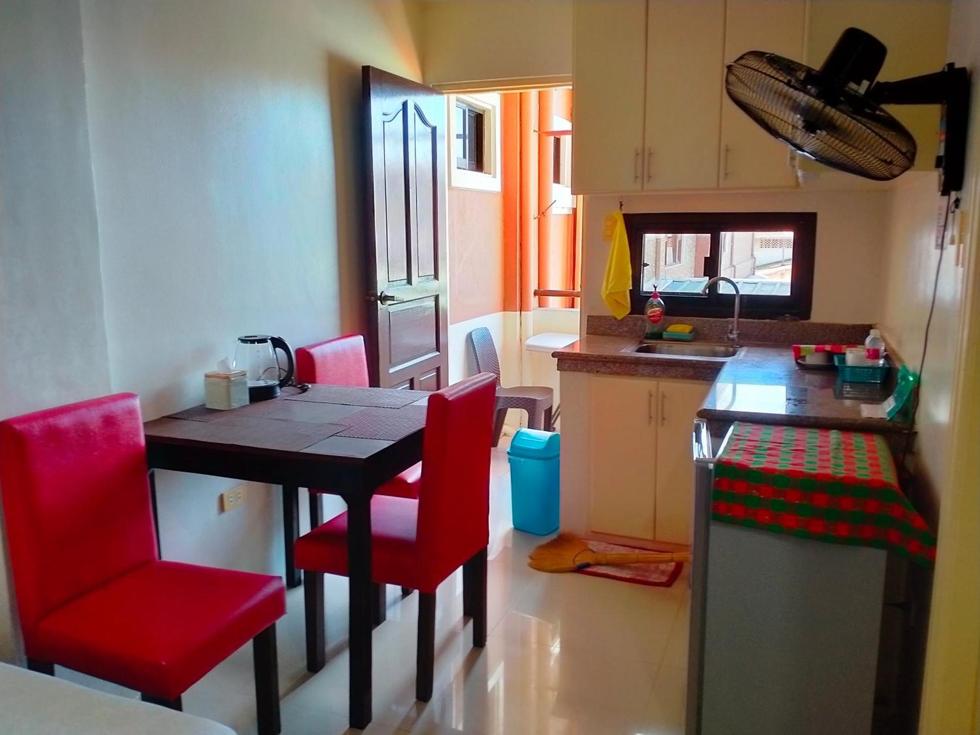 V.F. Riton Apartelle Laoag Esterno foto
