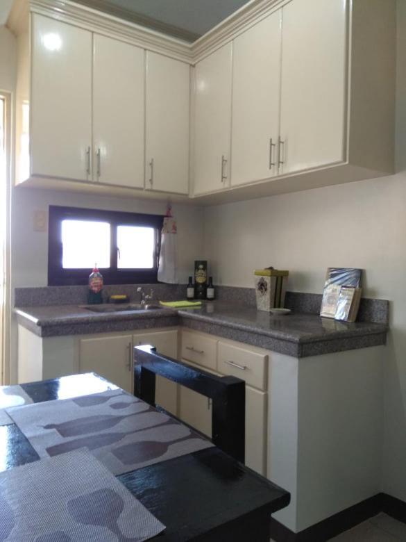 V.F. Riton Apartelle Laoag Esterno foto