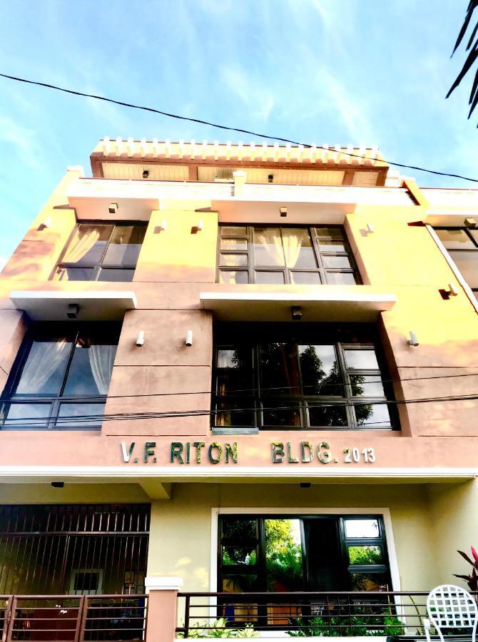 V.F. Riton Apartelle Laoag Esterno foto