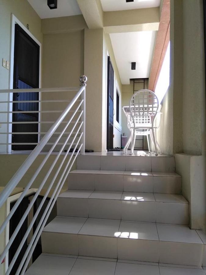 V.F. Riton Apartelle Laoag Esterno foto