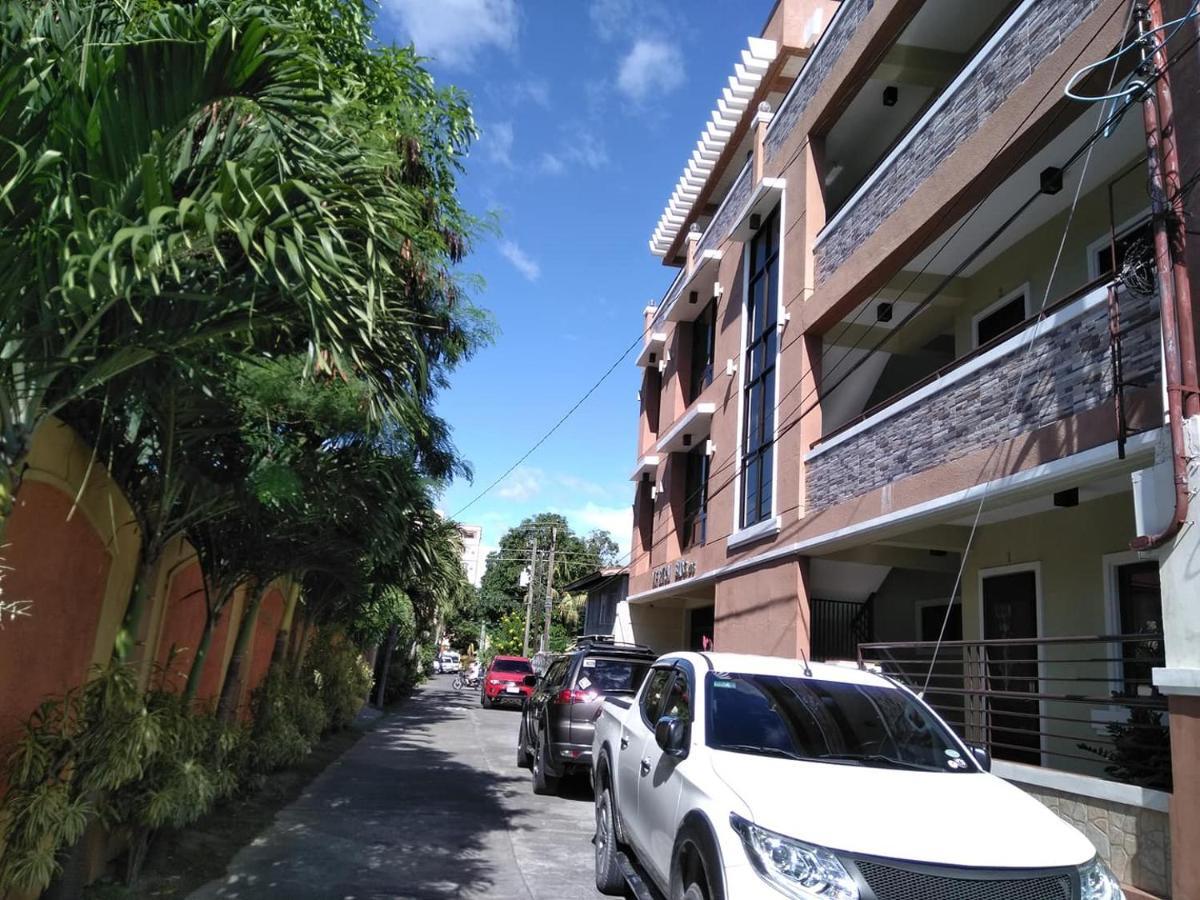 V.F. Riton Apartelle Laoag Esterno foto